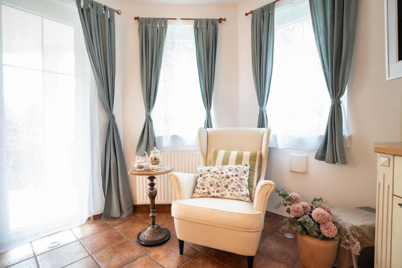 Alpine Apartments Marcella Zirovnica Bagian luar foto