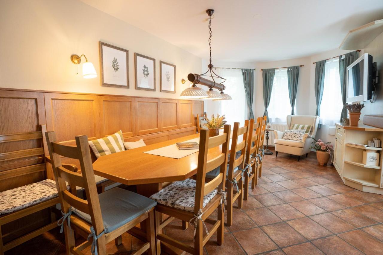 Alpine Apartments Marcella Zirovnica Bagian luar foto