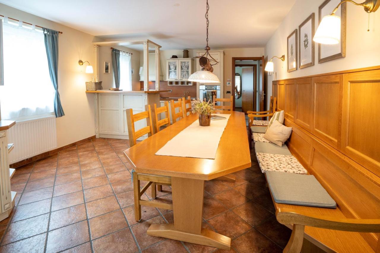 Alpine Apartments Marcella Zirovnica Bagian luar foto